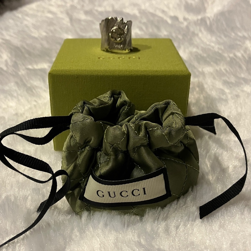 Gucci Silver Ring with Olive Pouch - Picture 7 of 7